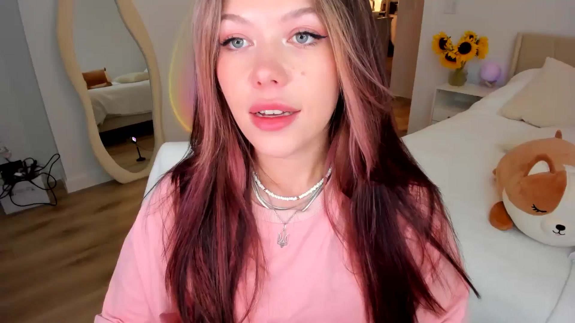 Gallery image thumbnail from Just_Vi's myfreecams stream on, 04/05/2025, 02:36 image 9 of 20