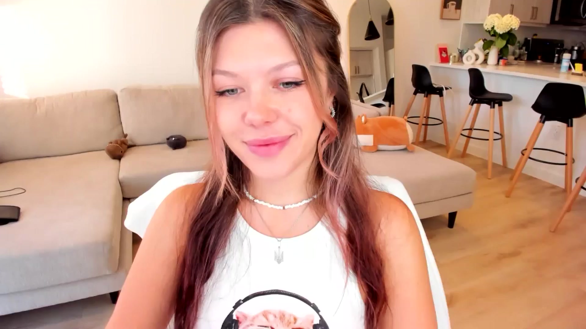 Gallery image thumbnail from Just_Vi's myfreecams stream on, 04/10/2025, 24:01 image 19 of 20
