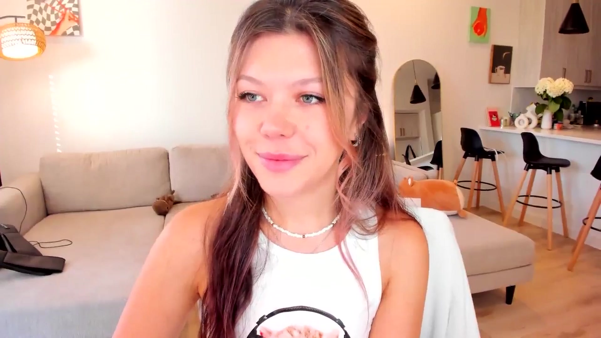 Gallery image thumbnail from Just_Vi's myfreecams stream on, 04/10/2025, 24:01 image 3 of 20