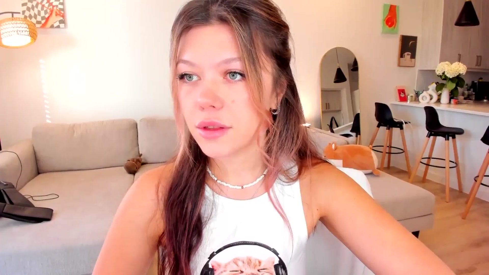 Gallery image thumbnail from Just_Vi's myfreecams stream on, 04/10/2025, 24:01 image 4 of 20