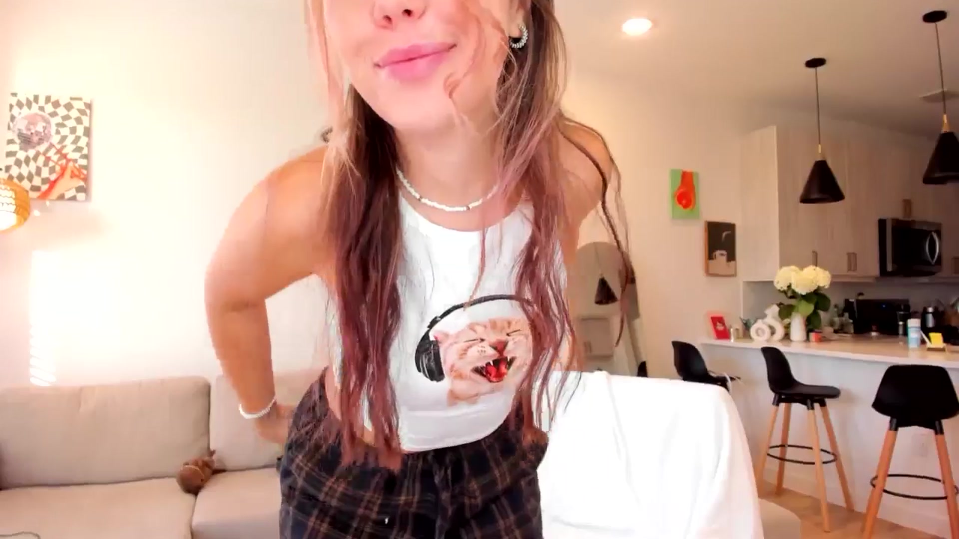 Gallery image thumbnail from Just_Vi's myfreecams stream on, 04/10/2025, 24:01 image 13 of 20