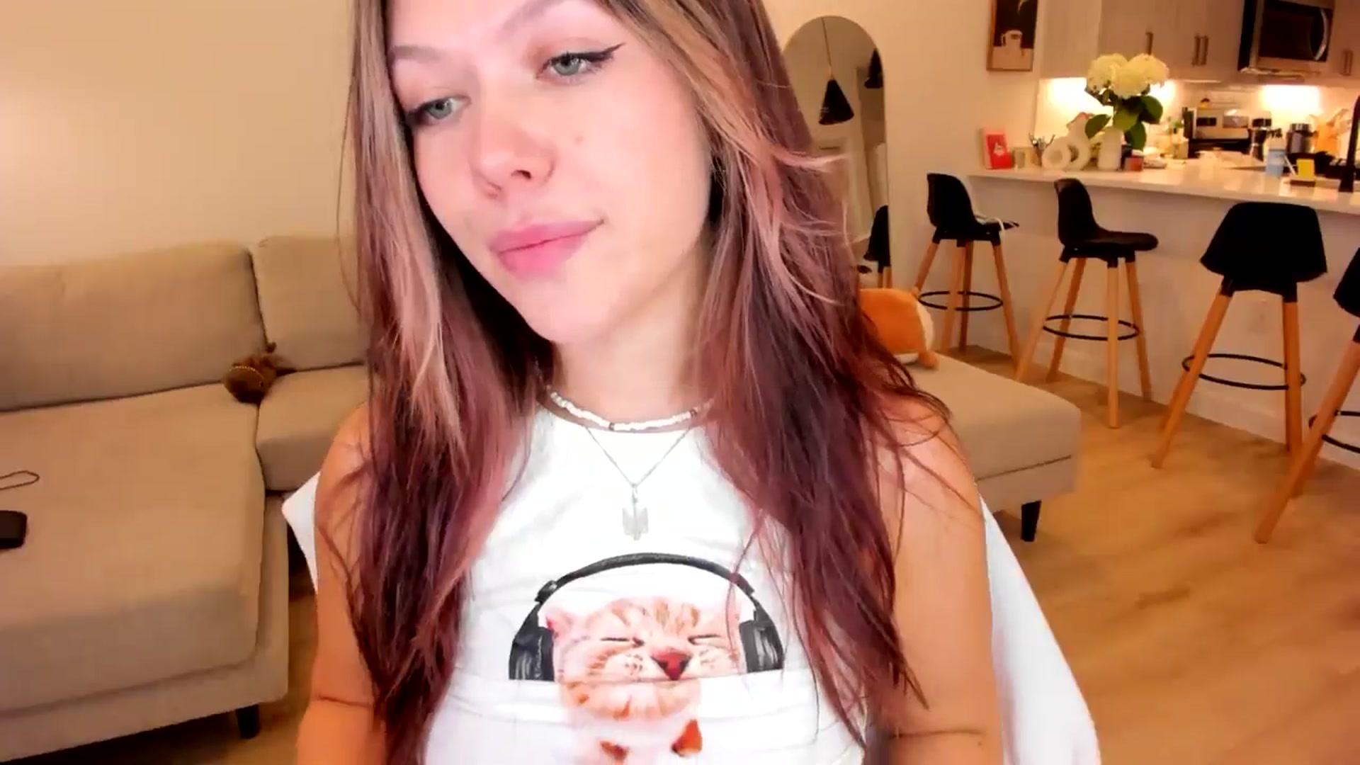Gallery image thumbnail from Just_Vi's myfreecams stream on, 04/10/2025, 02:50 image 19 of 20