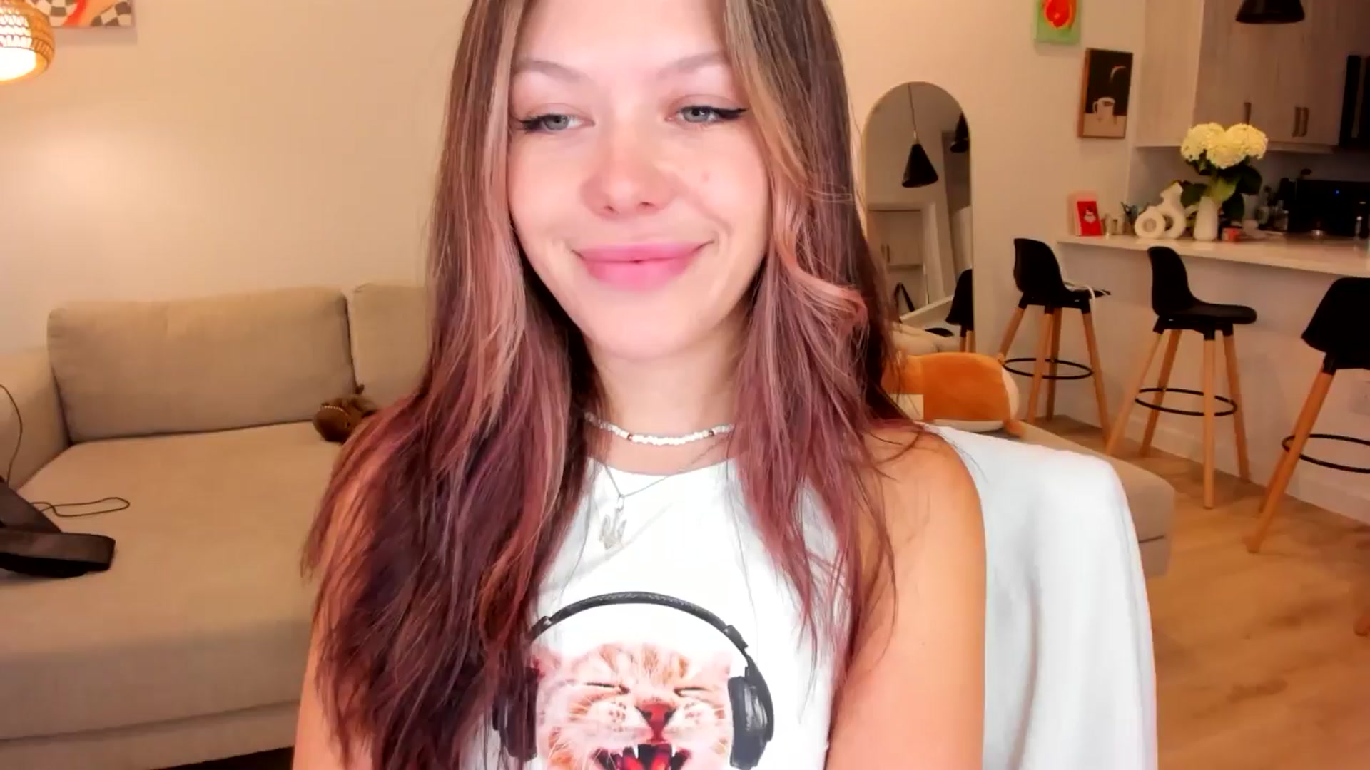 Gallery image thumbnail from Just_Vi's myfreecams stream on, 04/10/2025, 02:50 image 12 of 20