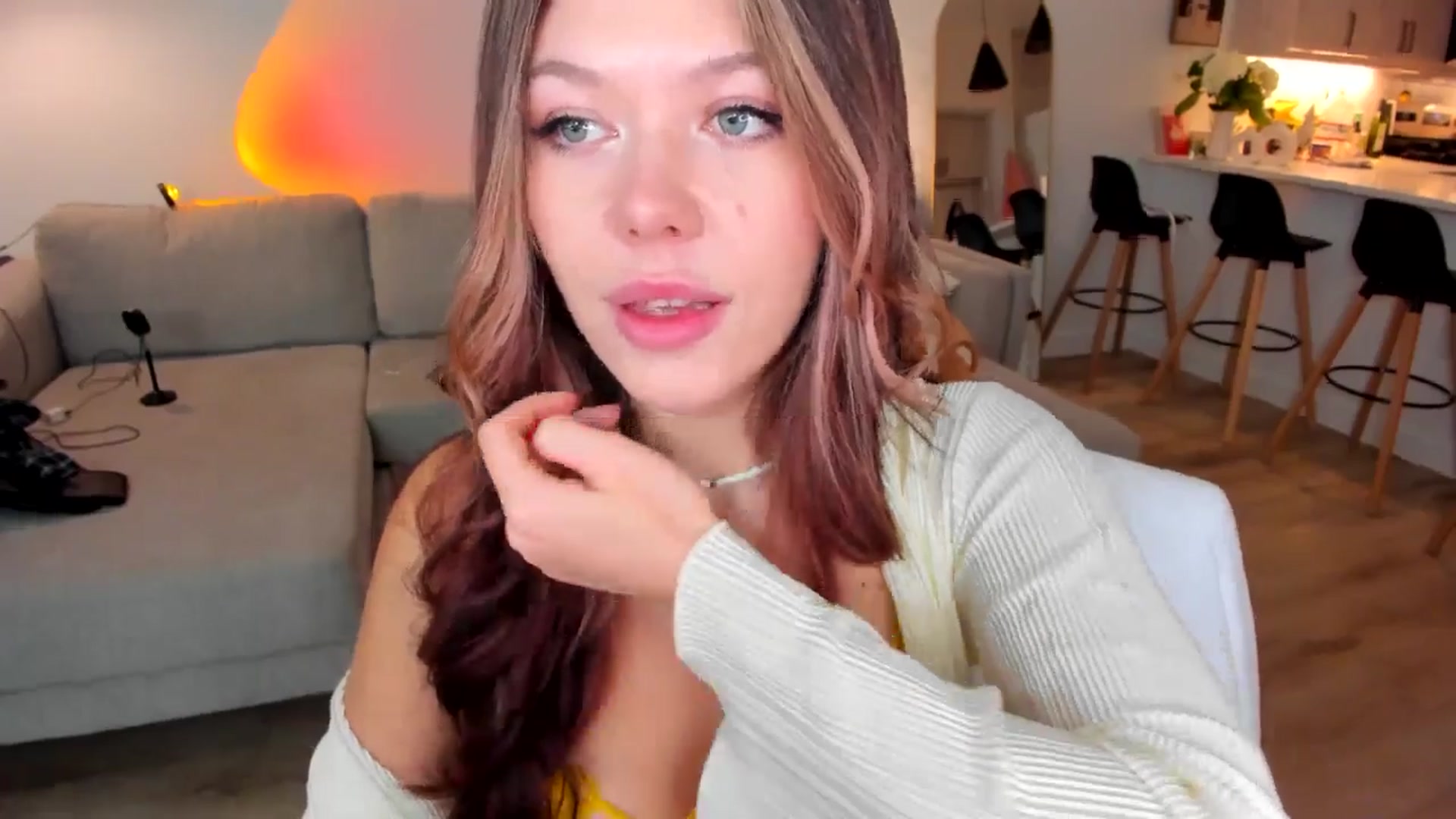 Gallery image thumbnail from Just_Vi's myfreecams stream on, 04/11/2025, 05:47 image 18 of 20