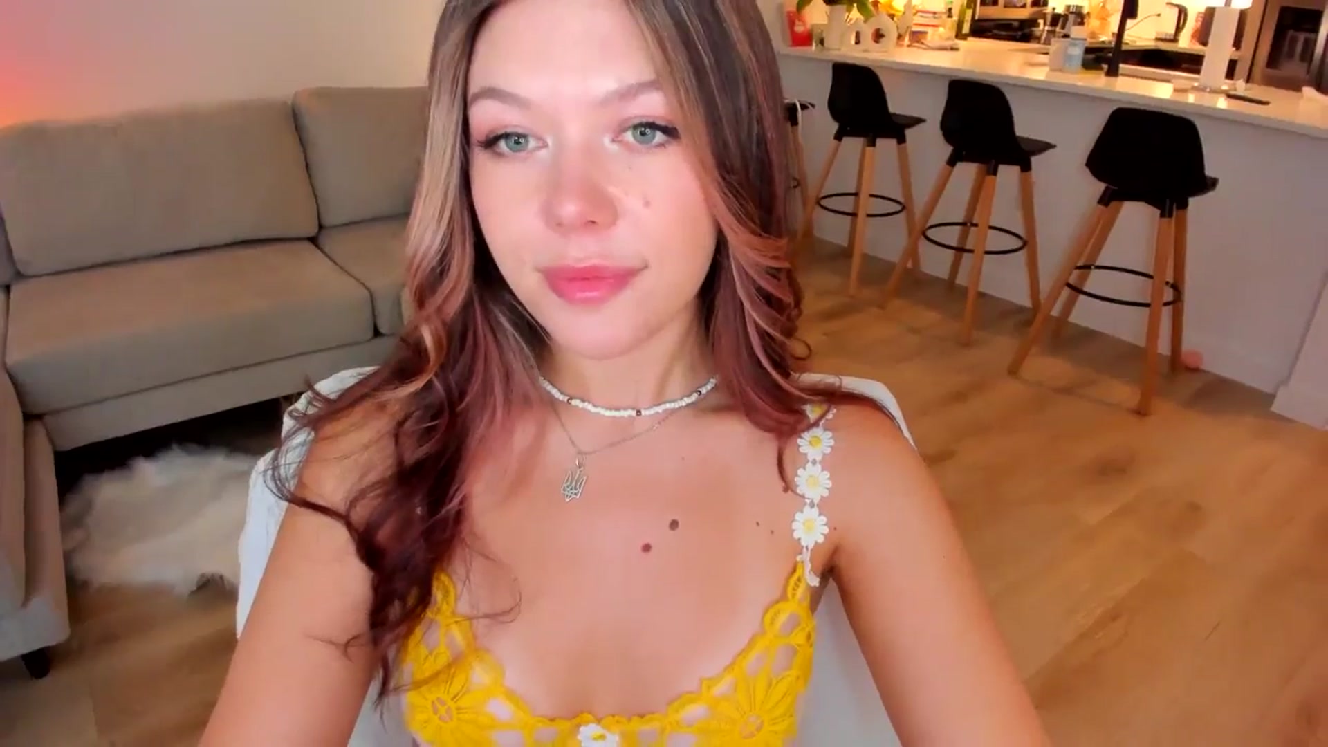 Gallery image thumbnail from Just_Vi's myfreecams stream on, 04/11/2025, 05:47 image 6 of 20