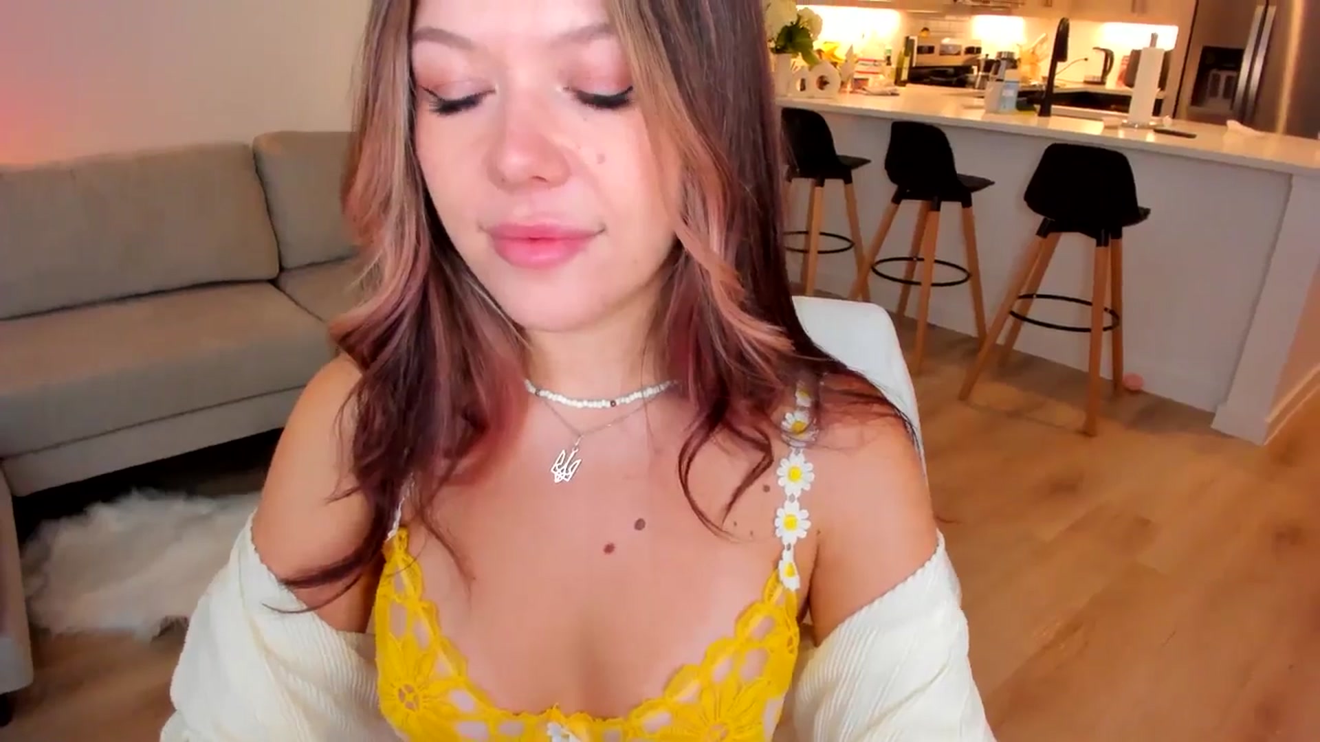 Gallery image thumbnail from Just_Vi's myfreecams stream on, 04/11/2025, 05:47 image 15 of 20