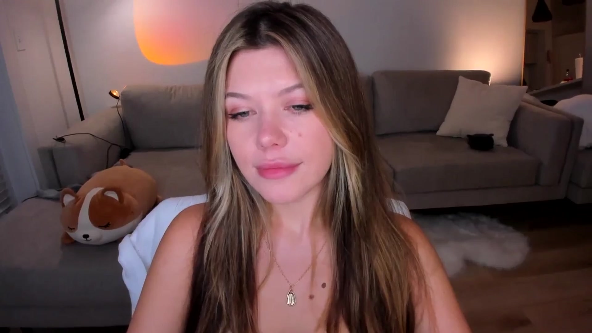 Gallery image thumbnail from Just_Vi's myfreecams stream on, 04/20/2025, 07:26 image 19 of 20