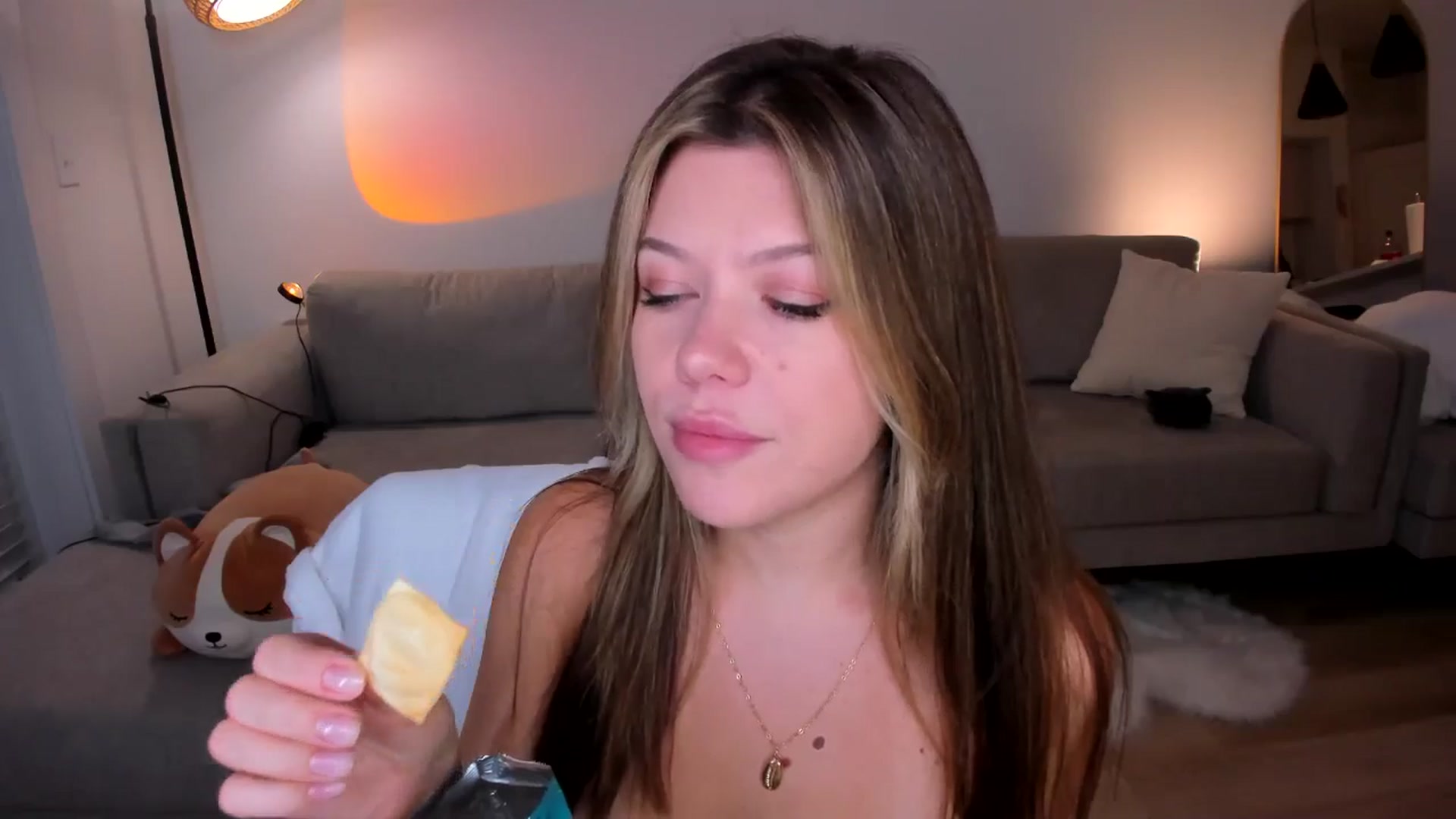 Gallery image thumbnail from Just_Vi's myfreecams stream on, 04/20/2025, 07:26 image 15 of 20