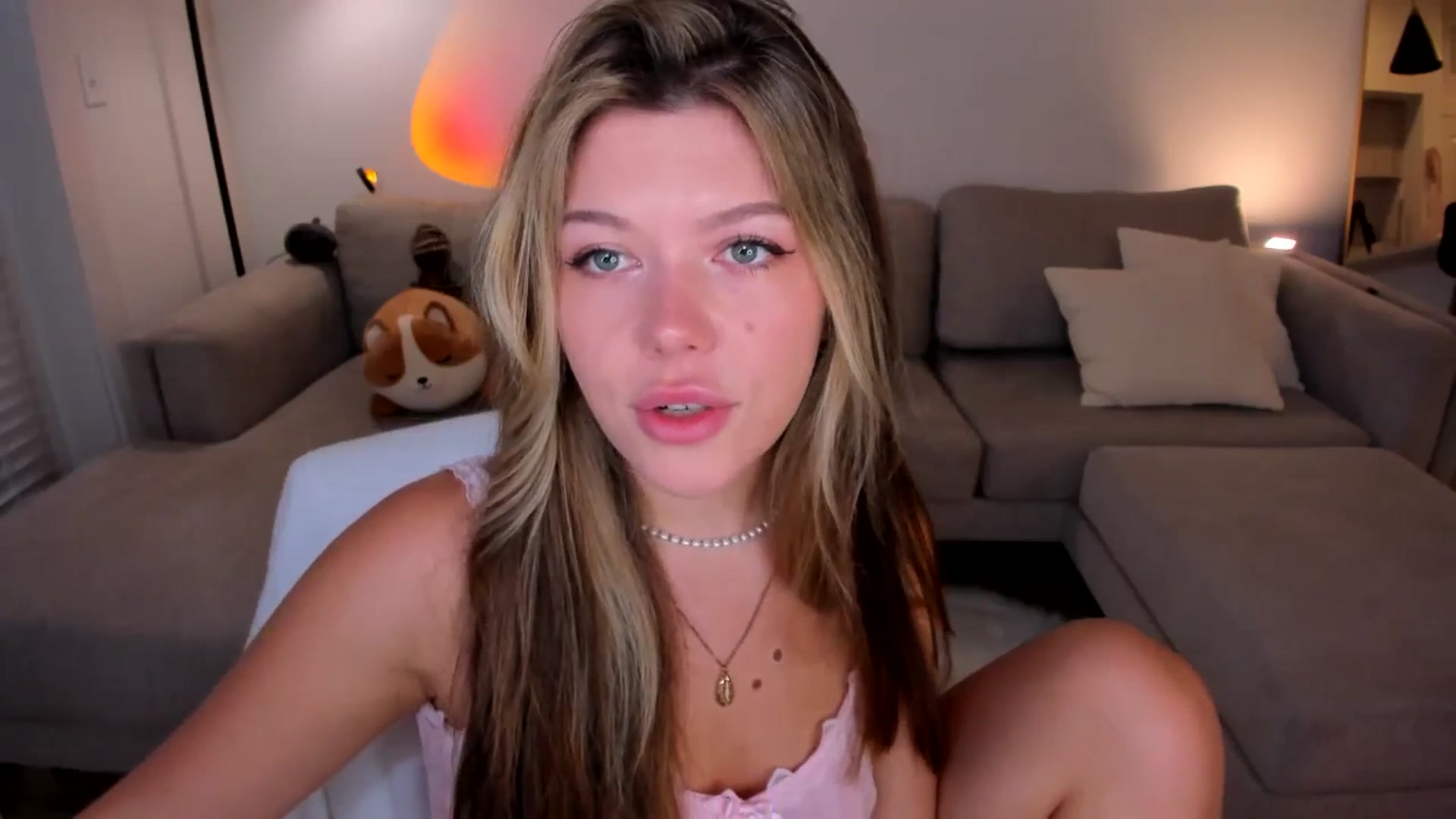 Gallery image thumbnail from Just_Vi's myfreecams stream on, 04/24/2025, 04:58 image 4 of 20