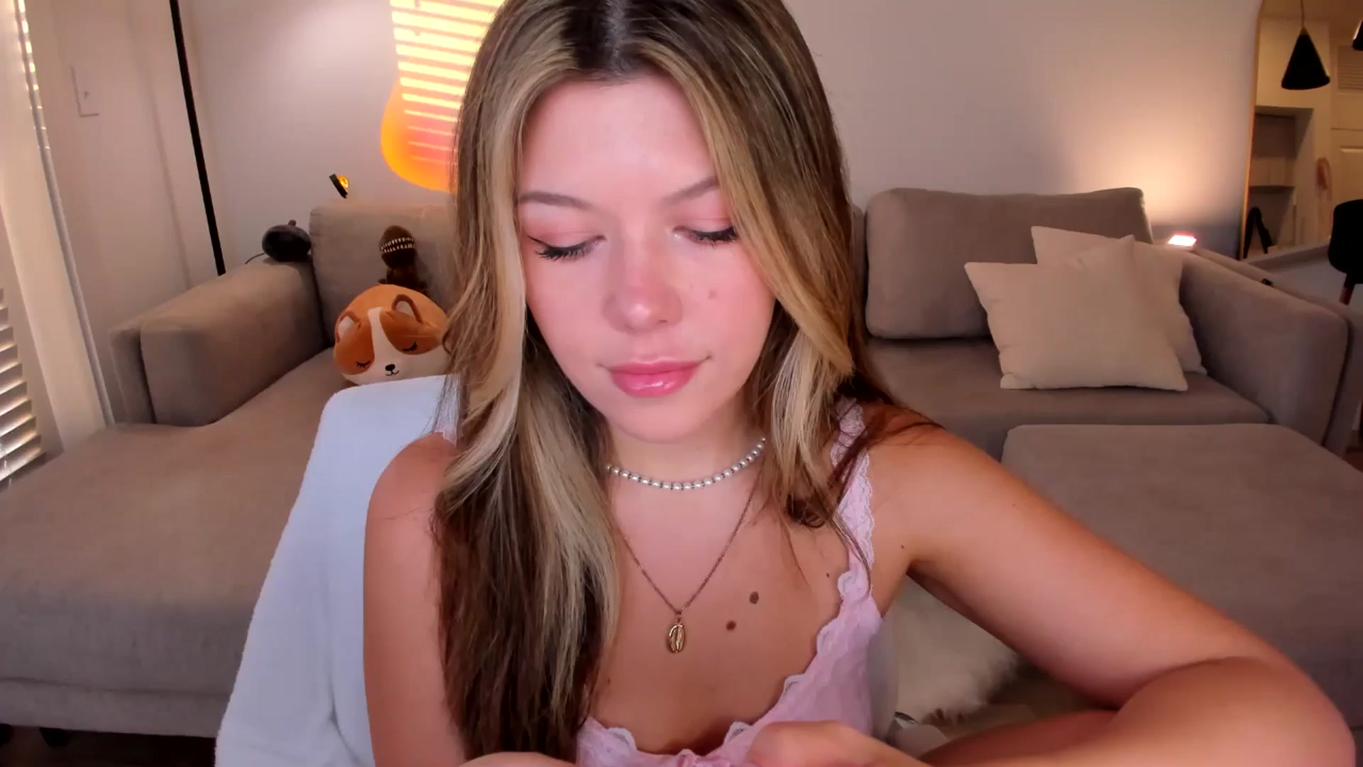 Gallery image thumbnail from Just_Vi's myfreecams stream on, 04/24/2025, 04:58 image 1 of 20