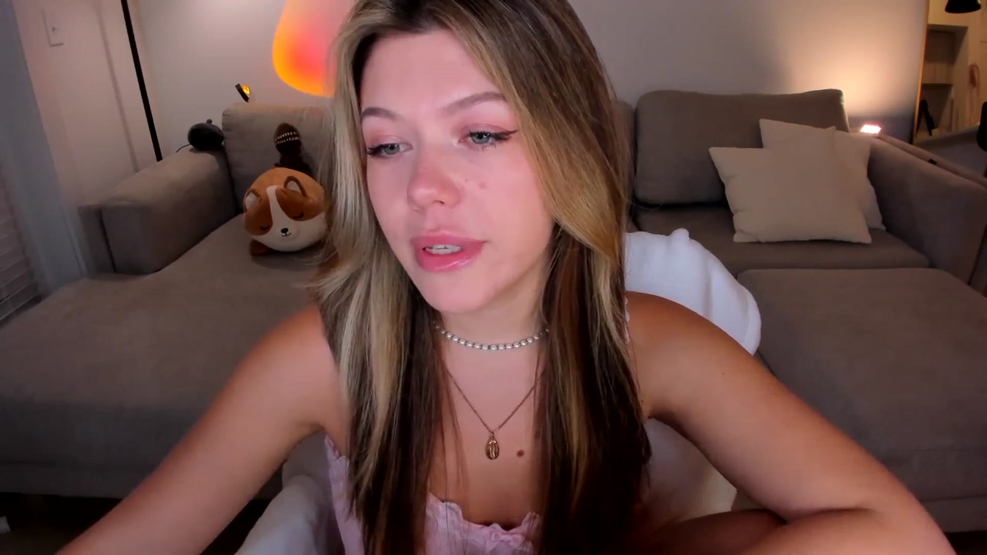 Gallery image thumbnail from Just_Vi's myfreecams stream on, 04/24/2025, 04:58 image 6 of 20