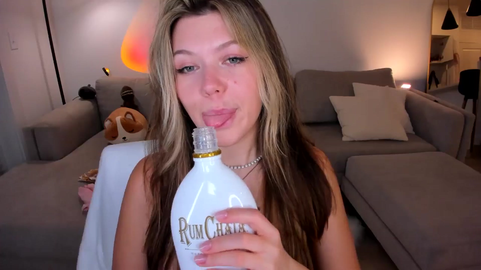 Gallery image thumbnail from Just_Vi's myfreecams stream on, 04/24/2025, 06:03 image 15 of 20