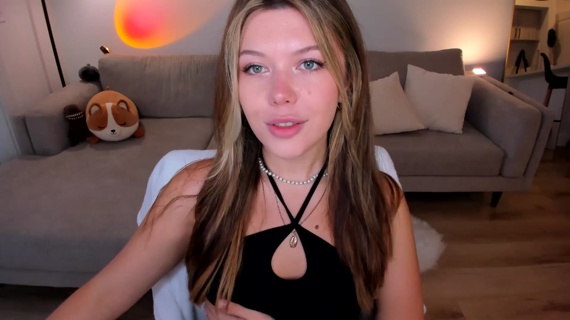 Gallery image thumbnail from Just_Vi's myfreecams stream on, 04/25/2025, 02:39 image 1 of 20