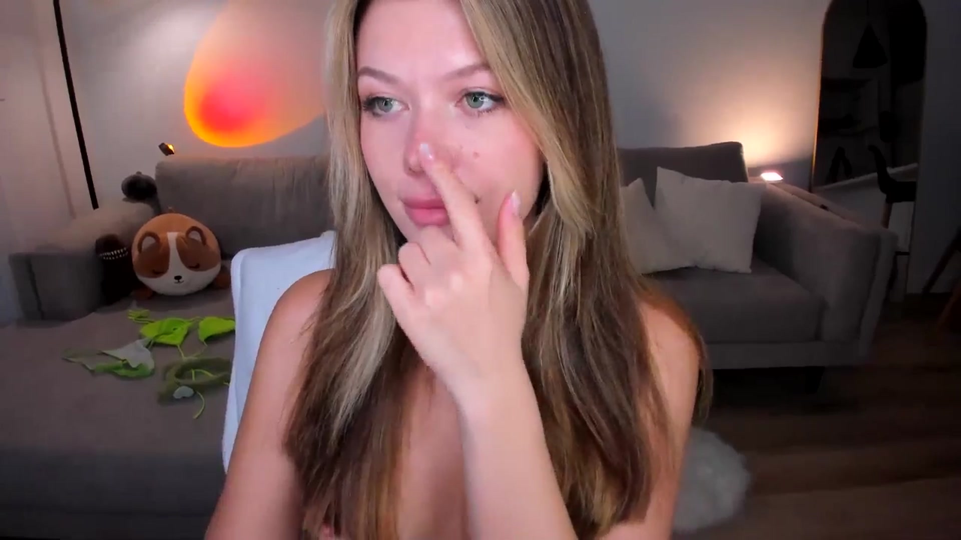 Gallery image thumbnail from Just_Vi's myfreecams stream on, 04/25/2025, 07:51 image 11 of 20