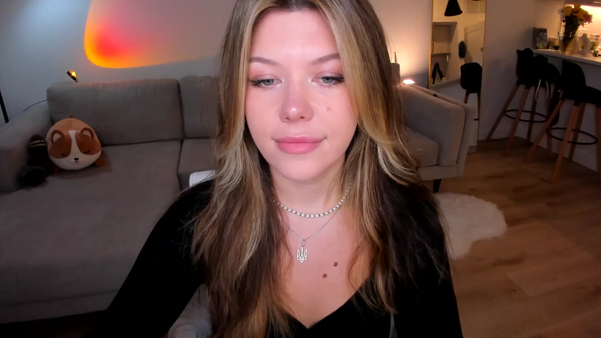 Gallery image thumbnail from Just_Vi's myfreecams stream on, 04/27/2025, 01:43 image 16 of 20