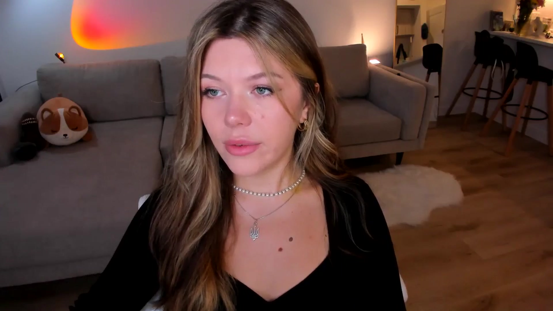 Gallery image thumbnail from Just_Vi's myfreecams stream on, 04/27/2025, 01:43 image 14 of 20