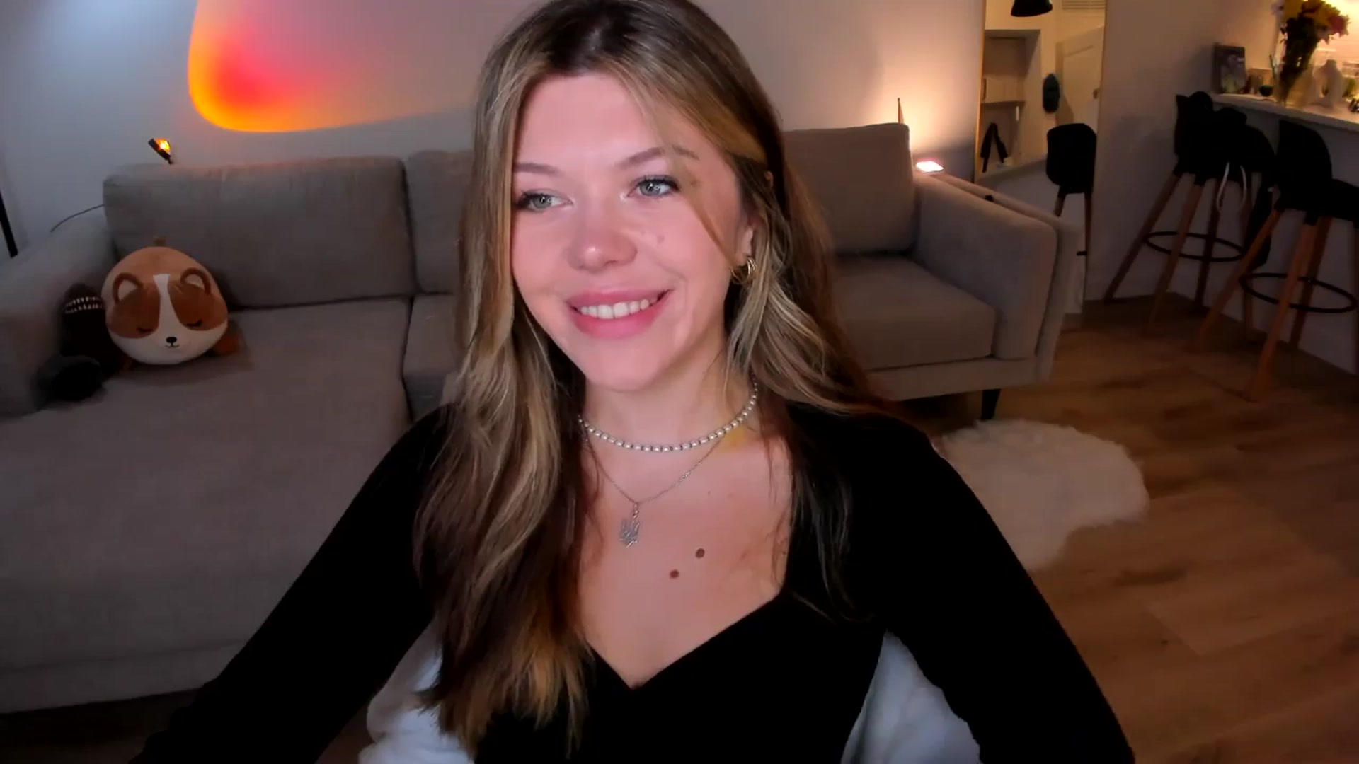 Gallery image thumbnail from Just_Vi's myfreecams stream on, 04/27/2025, 01:43 image 15 of 20