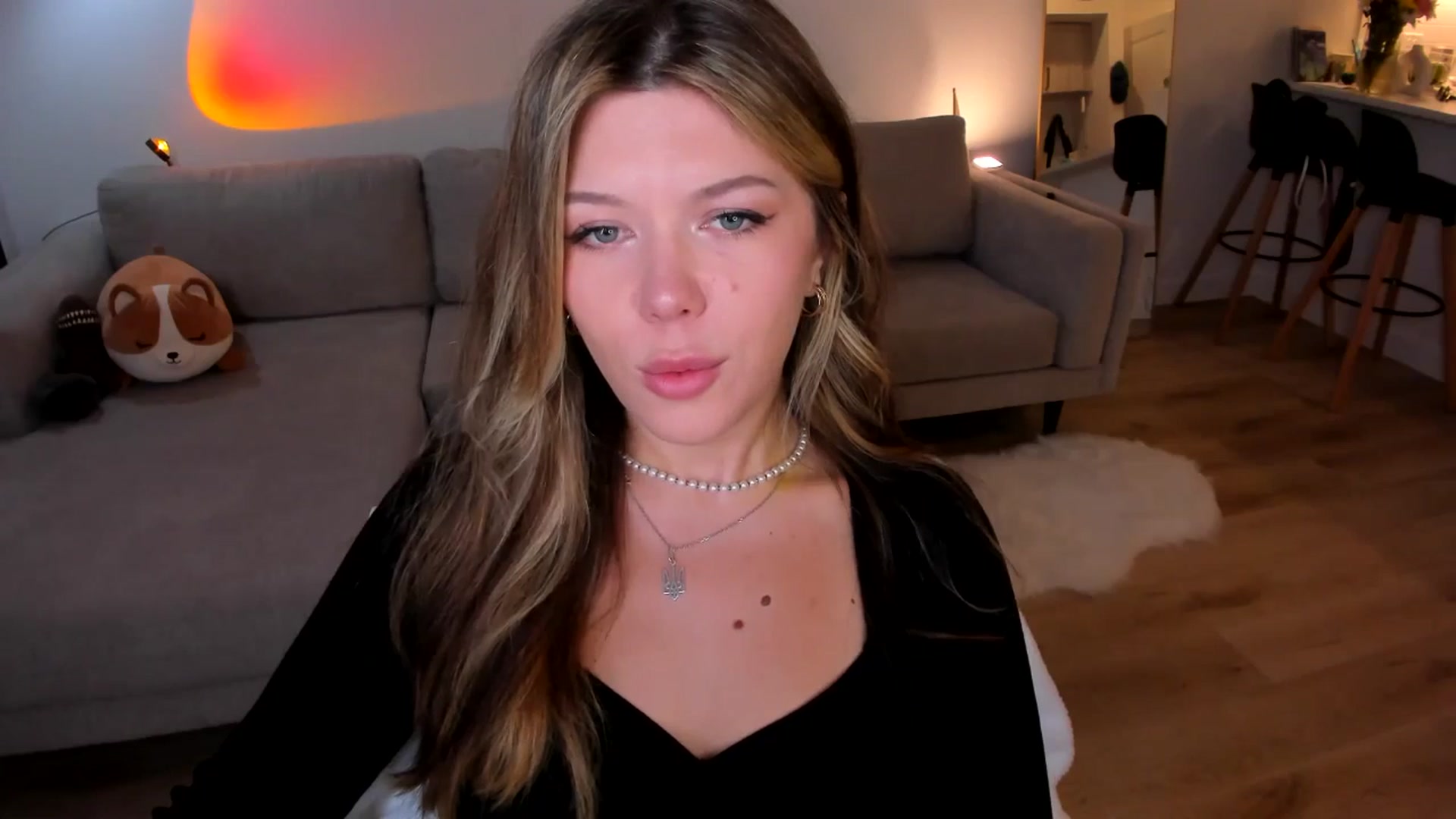 Gallery image thumbnail from Just_Vi's myfreecams stream on, 04/27/2025, 01:43 image 13 of 20