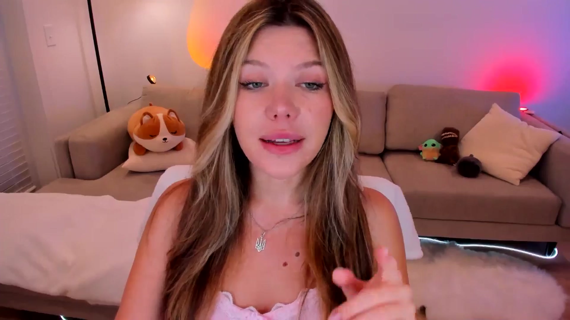 Gallery image thumbnail from Just_Vi's myfreecams stream on, 05/03/2025, 01:54 image 8 of 20