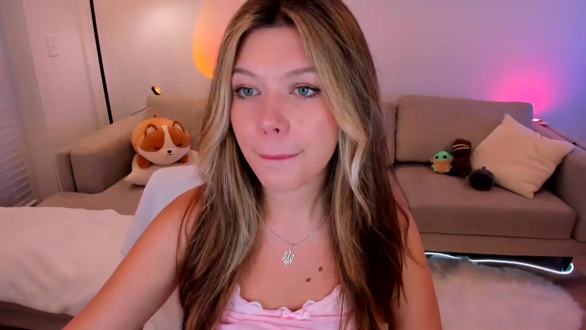Gallery image thumbnail from Just_Vi's myfreecams stream on, 05/03/2025, 01:54 image 16 of 20