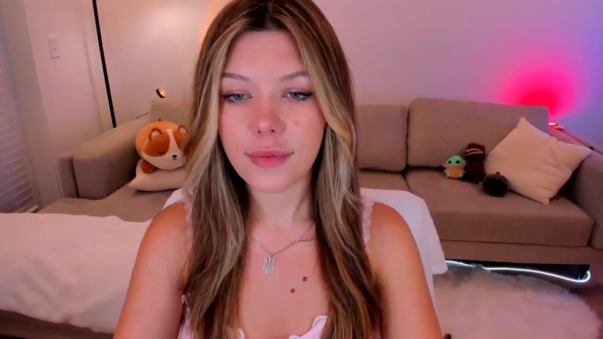 Gallery image thumbnail from Just_Vi's myfreecams stream on, 05/03/2025, 01:54 image 13 of 20