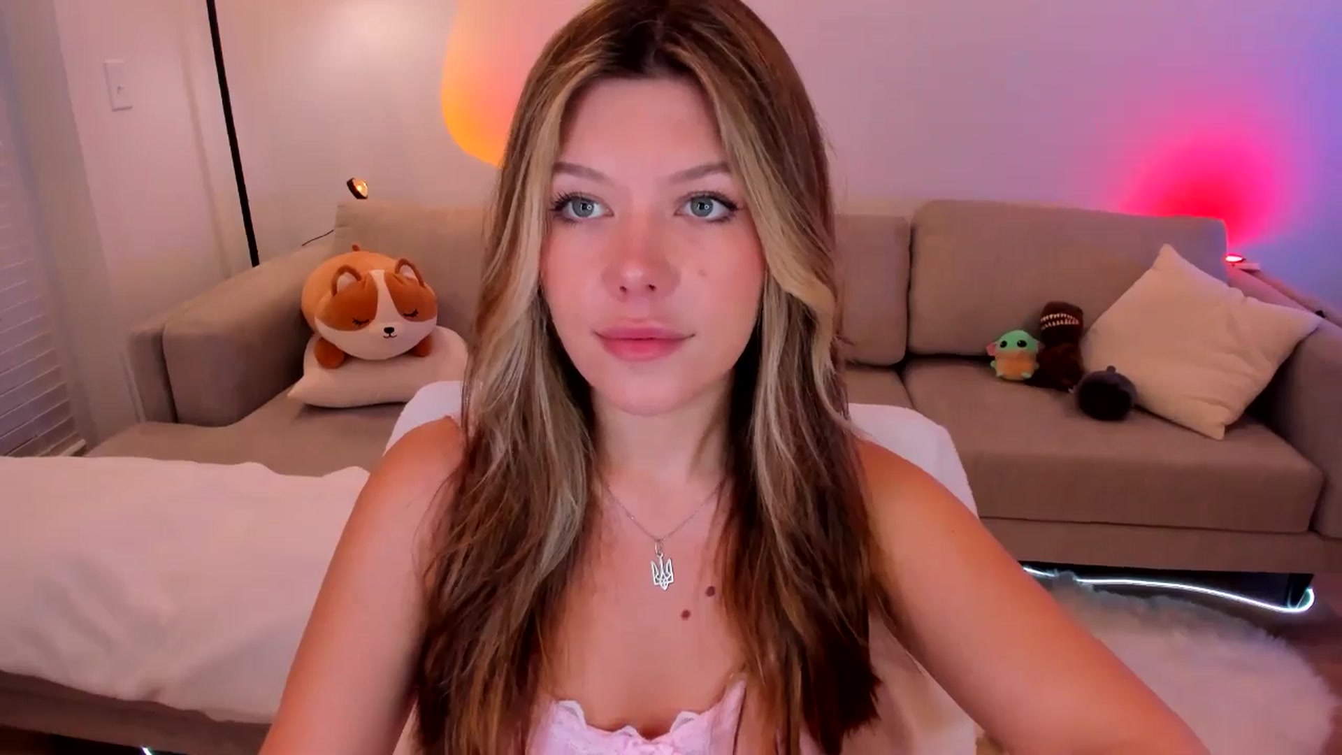 Gallery image thumbnail from Just_Vi's myfreecams stream on, 05/03/2025, 01:54 image 3 of 20