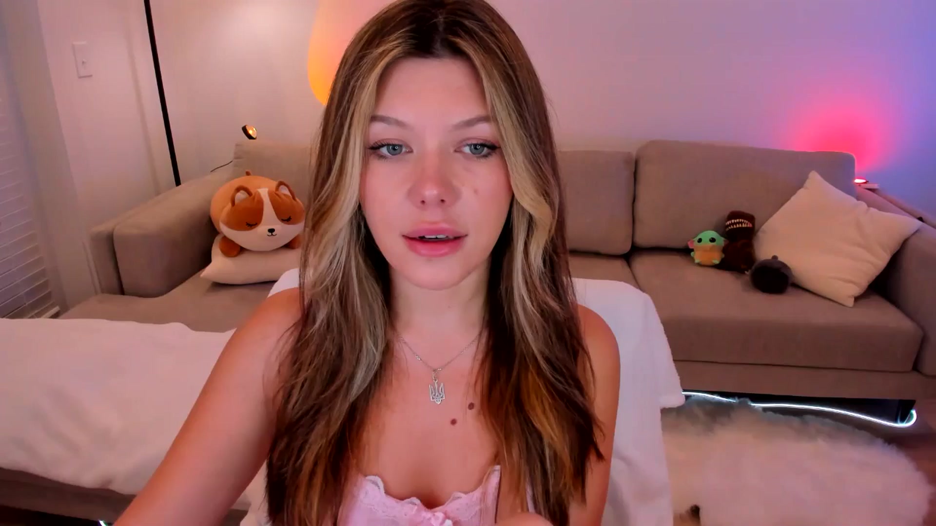 Gallery image thumbnail from Just_Vi's myfreecams stream on, 05/03/2025, 01:54 image 1 of 20