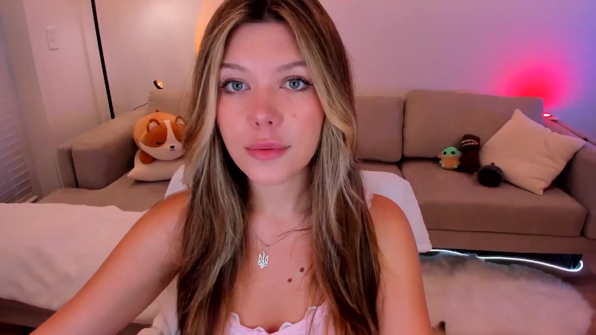 Gallery image thumbnail from Just_Vi's myfreecams stream on, 05/03/2025, 01:54 image 11 of 20