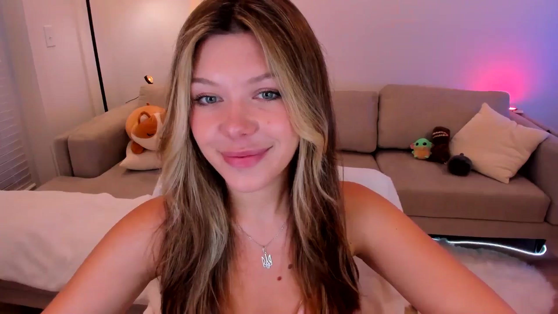 Gallery image thumbnail from Just_Vi's myfreecams stream on, 05/03/2025, 01:54 image 5 of 20