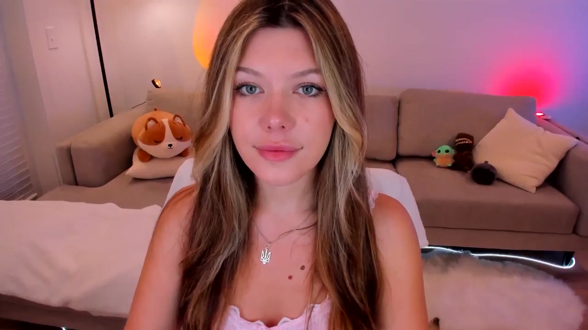 Gallery image thumbnail from Just_Vi's myfreecams stream on, 05/03/2025, 01:54 image 9 of 20