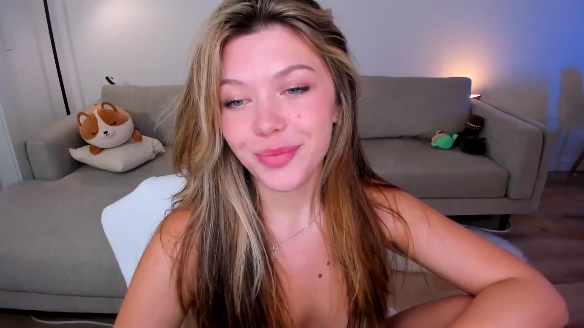 Gallery image thumbnail from Just_Vi's myfreecams stream on, 05/04/2025, 09:45 image 20 of 20