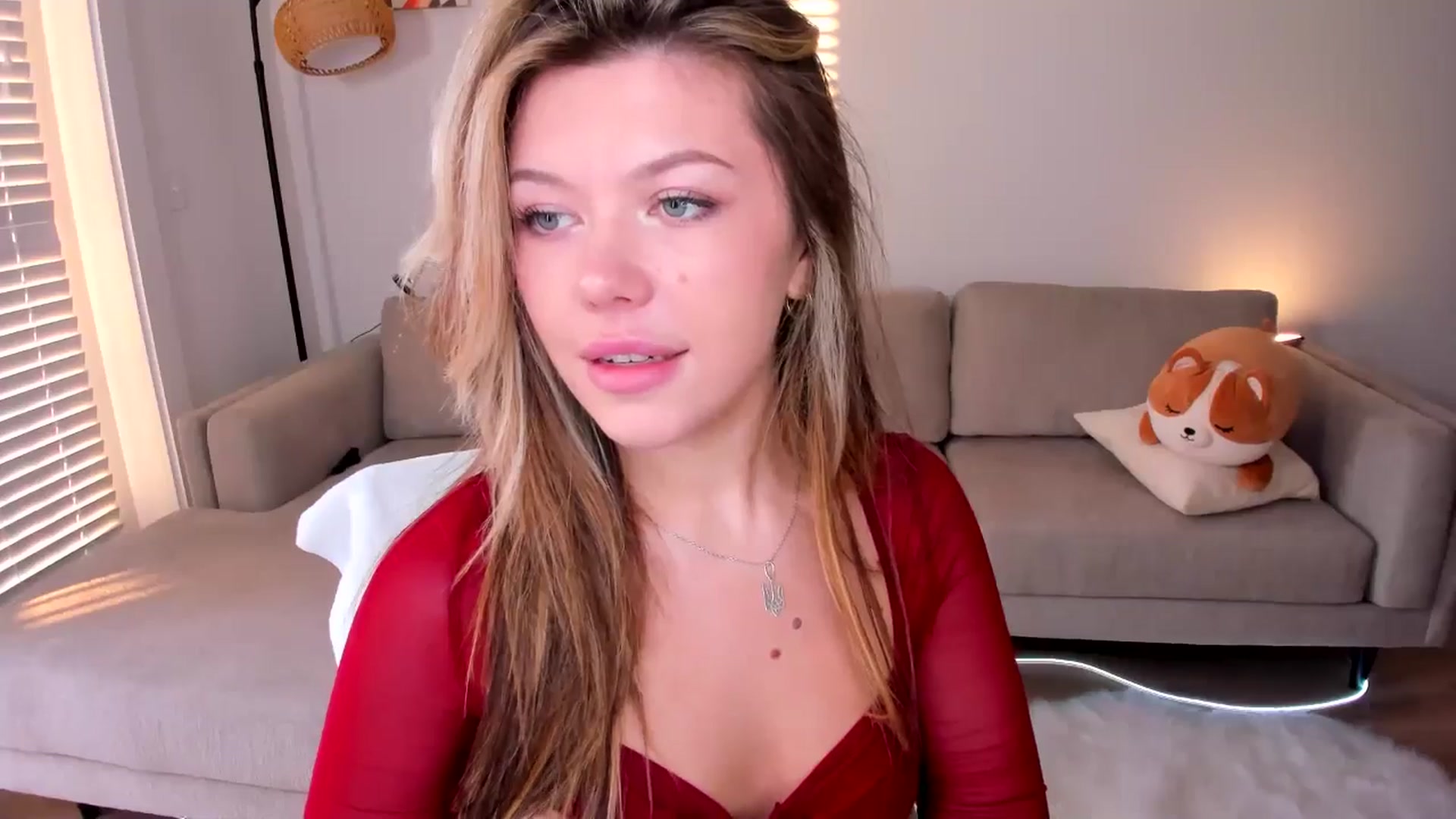 Gallery image thumbnail from Just_Vi's myfreecams stream on, 05/05/2025, 24:02 image 8 of 20