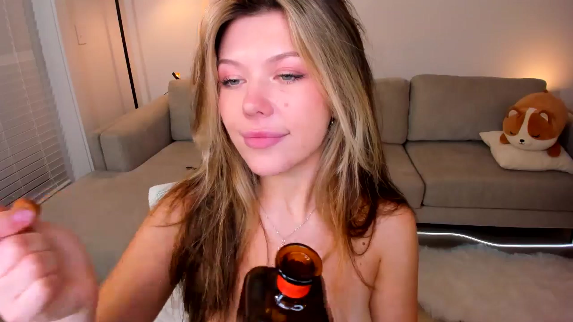 Gallery image thumbnail from Just_Vi's myfreecams stream on, 05/07/2025, 05:50 image 19 of 20
