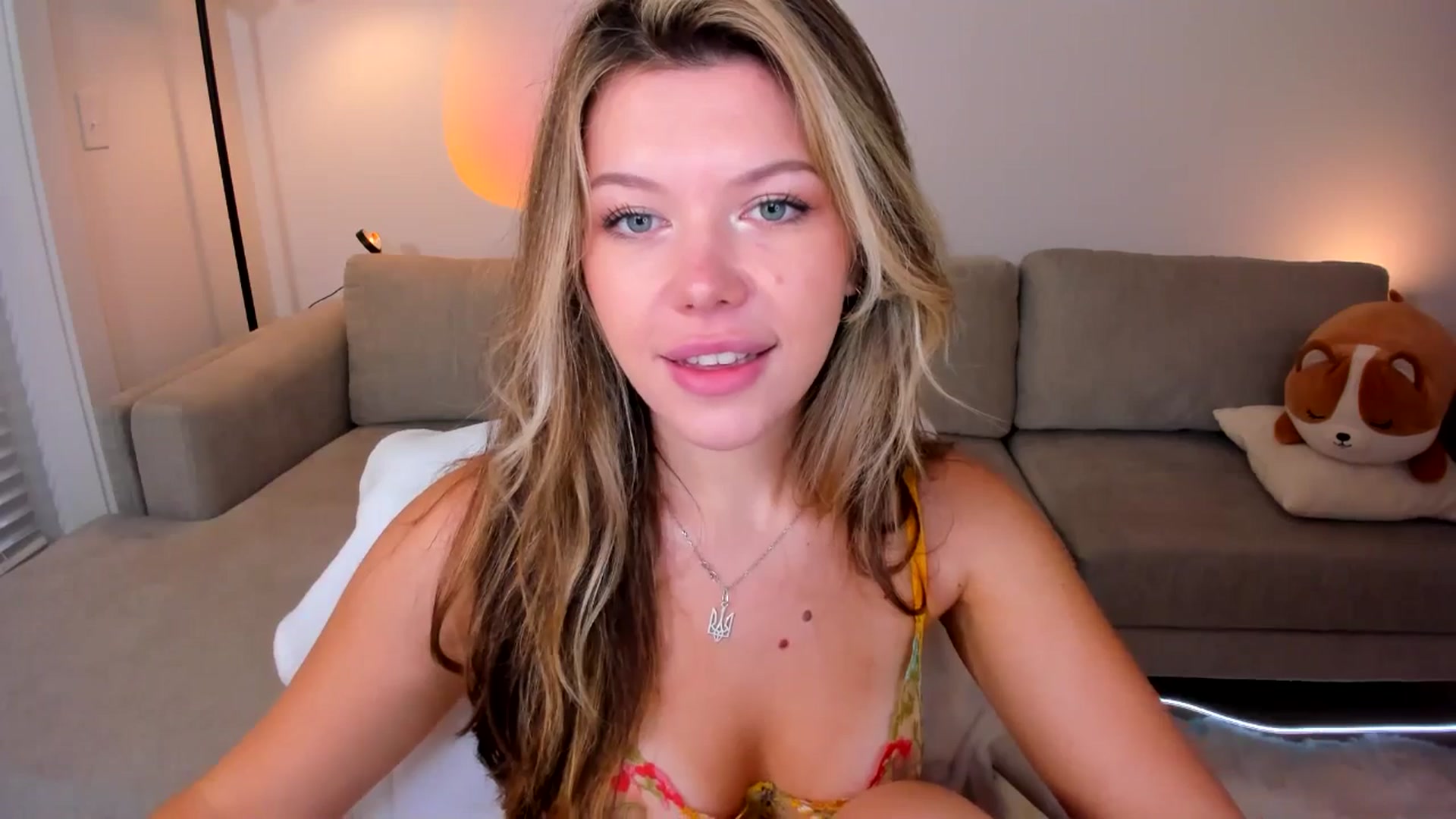 Gallery image thumbnail from Just_Vi's myfreecams stream on, 05/08/2025, 02:27 image 13 of 20