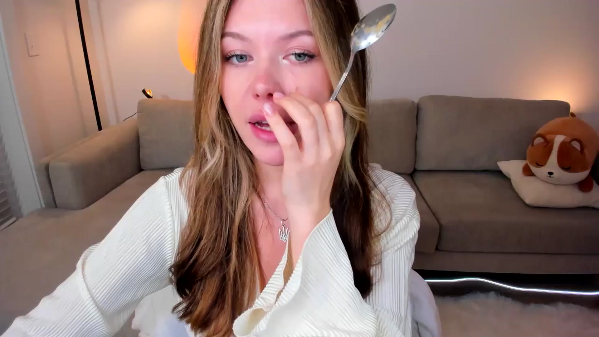 Gallery image thumbnail from Just_Vi's myfreecams stream on, 05/08/2025, 06:19 image 18 of 20