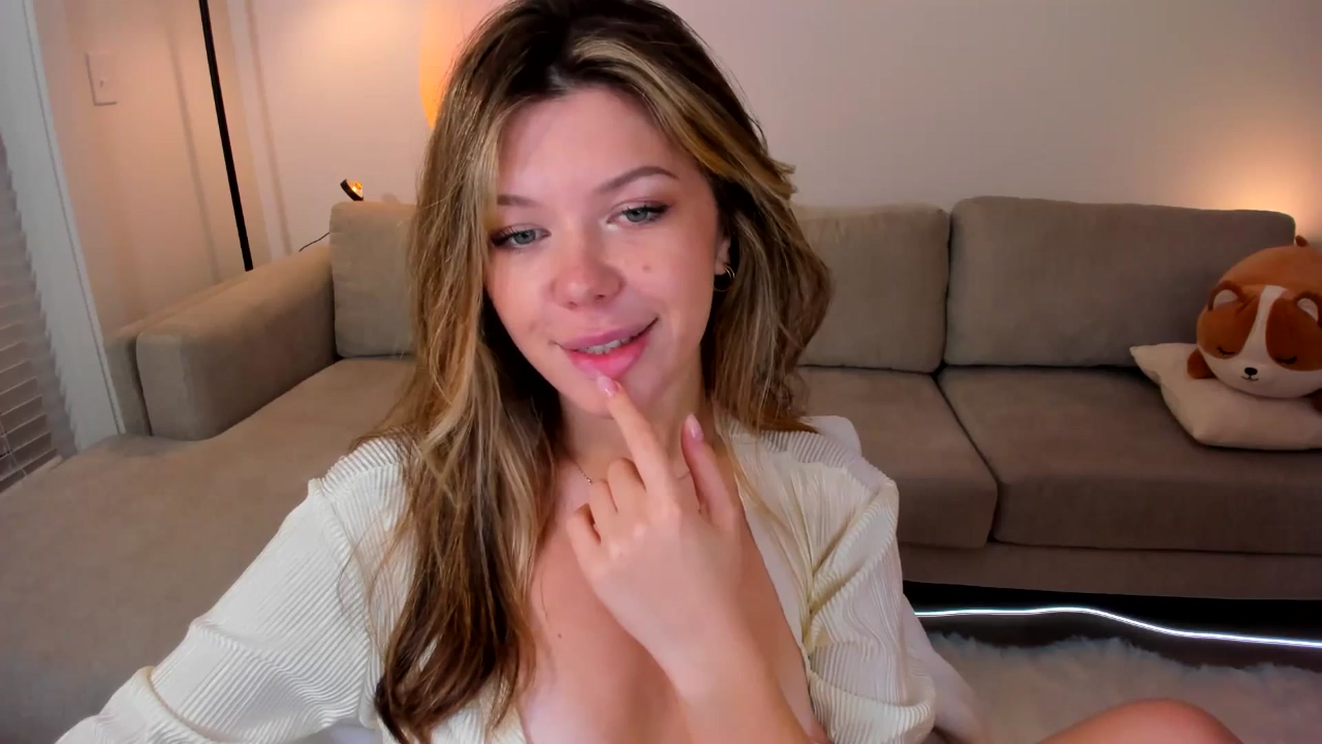 Gallery image thumbnail from Just_Vi's myfreecams stream on, 05/08/2025, 06:19 image 16 of 20