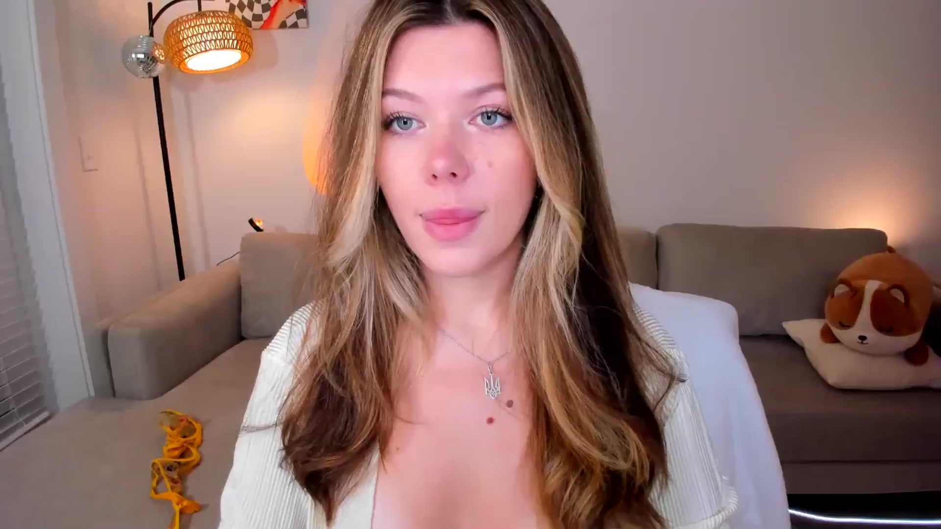 Gallery image thumbnail from Just_Vi's myfreecams stream on, 05/08/2025, 06:19 image 12 of 20