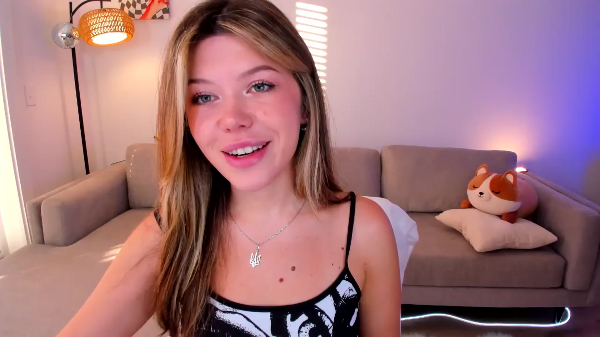Gallery image thumbnail from Just_Vi's myfreecams stream on, 05/10/2025, 01:58 image 1 of 20