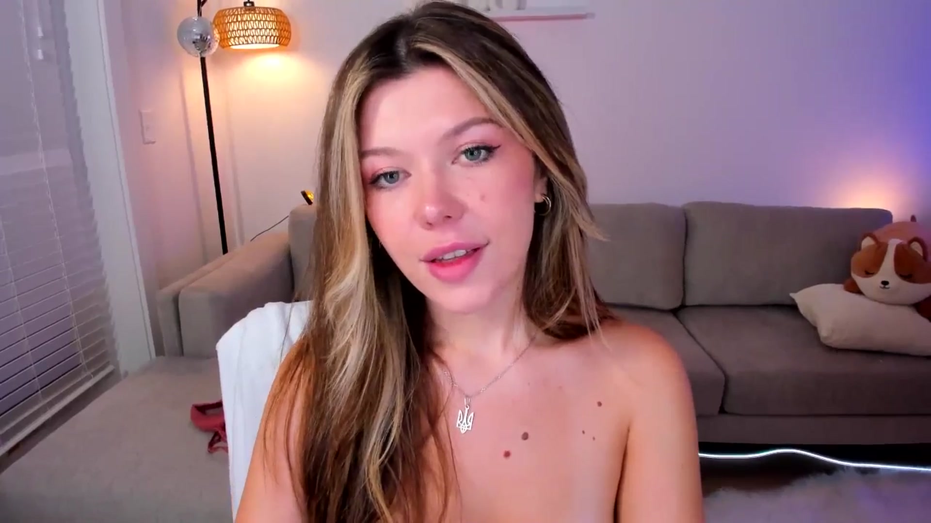 Gallery image thumbnail from Just_Vi's myfreecams stream on, 05/13/2025, 05:01 image 15 of 20