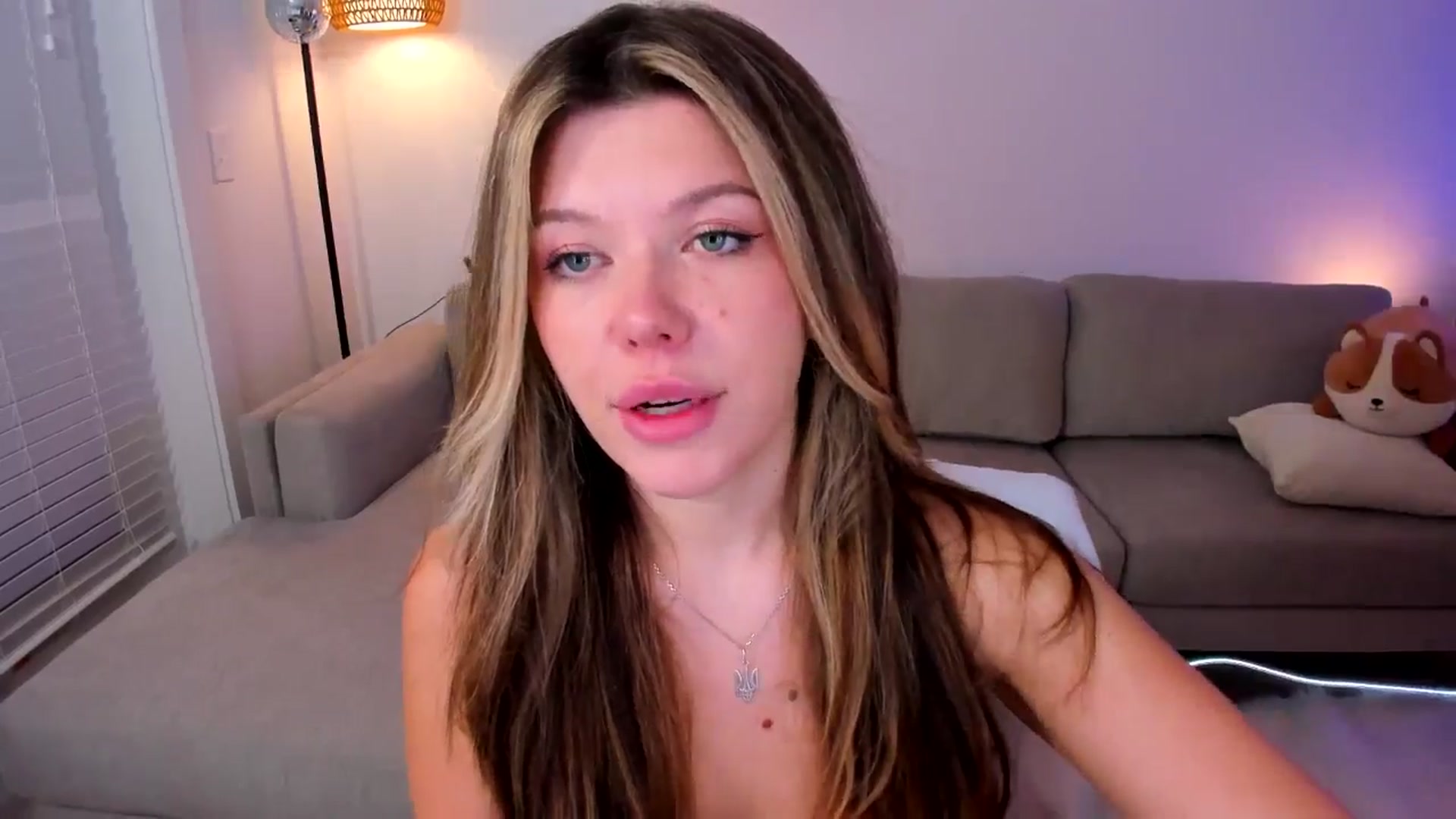 Gallery image thumbnail from Just_Vi's myfreecams stream on, 05/13/2025, 07:35 image 4 of 20