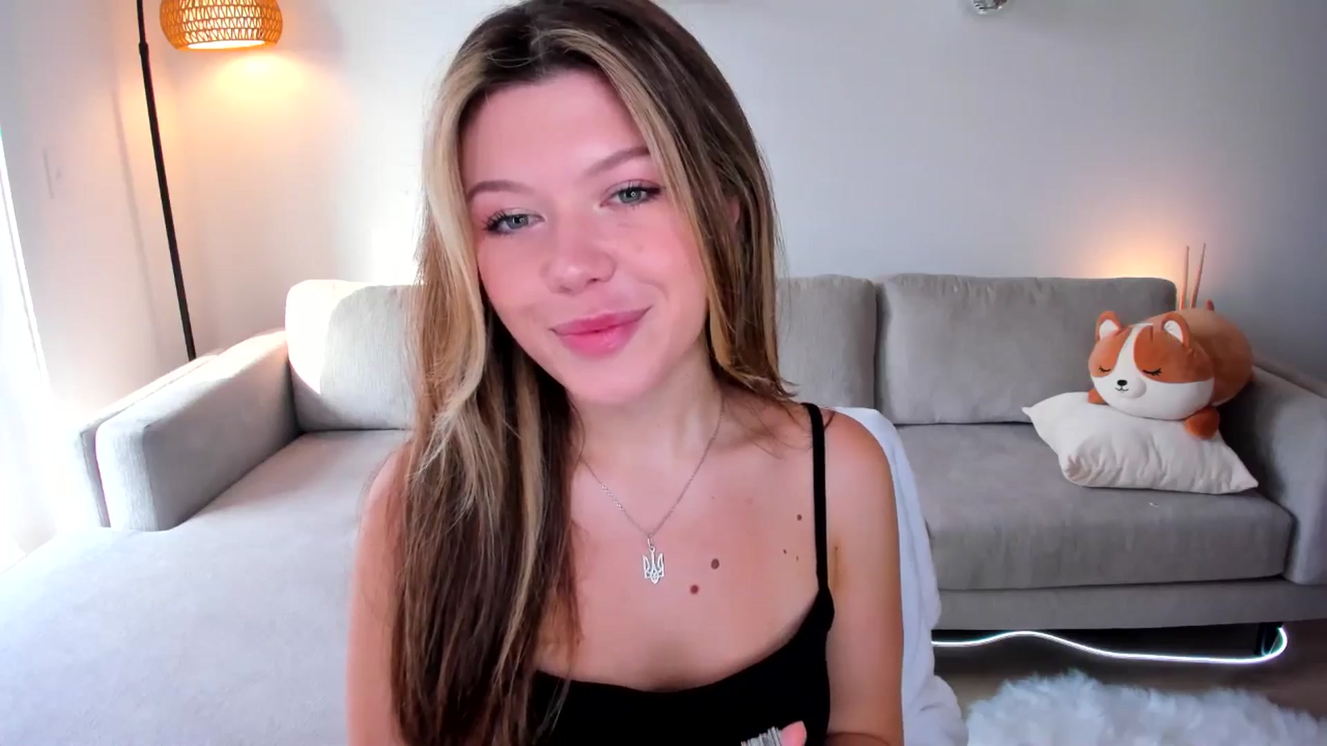 Gallery image thumbnail from Just_Vi's myfreecams stream on, 05/16/2025, 23:38 image 9 of 20