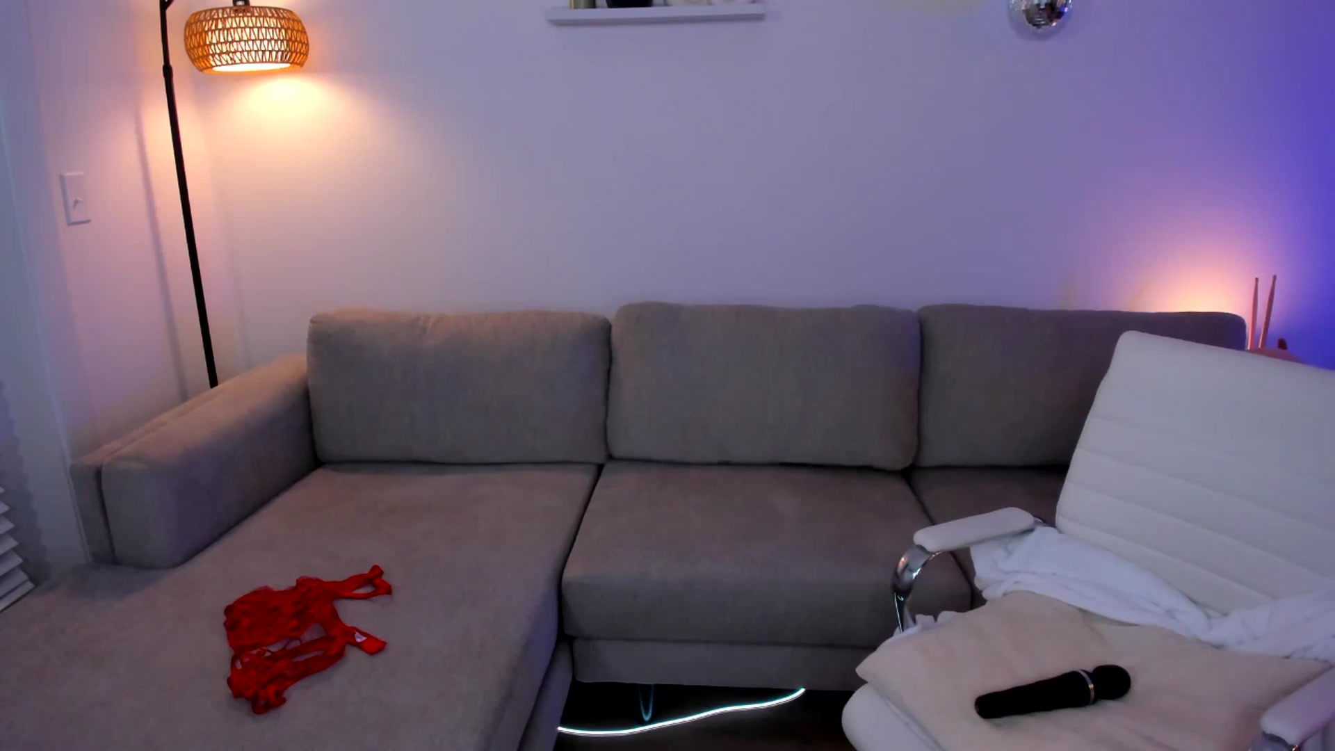Gallery image thumbnail from Just_Vi's myfreecams stream on, 05/17/2025, 05:14 image 19 of 20