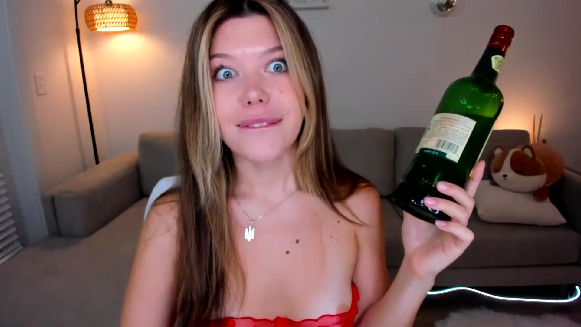 Gallery image thumbnail from Just_Vi's myfreecams stream on, 05/17/2025, 05:14 image 9 of 20