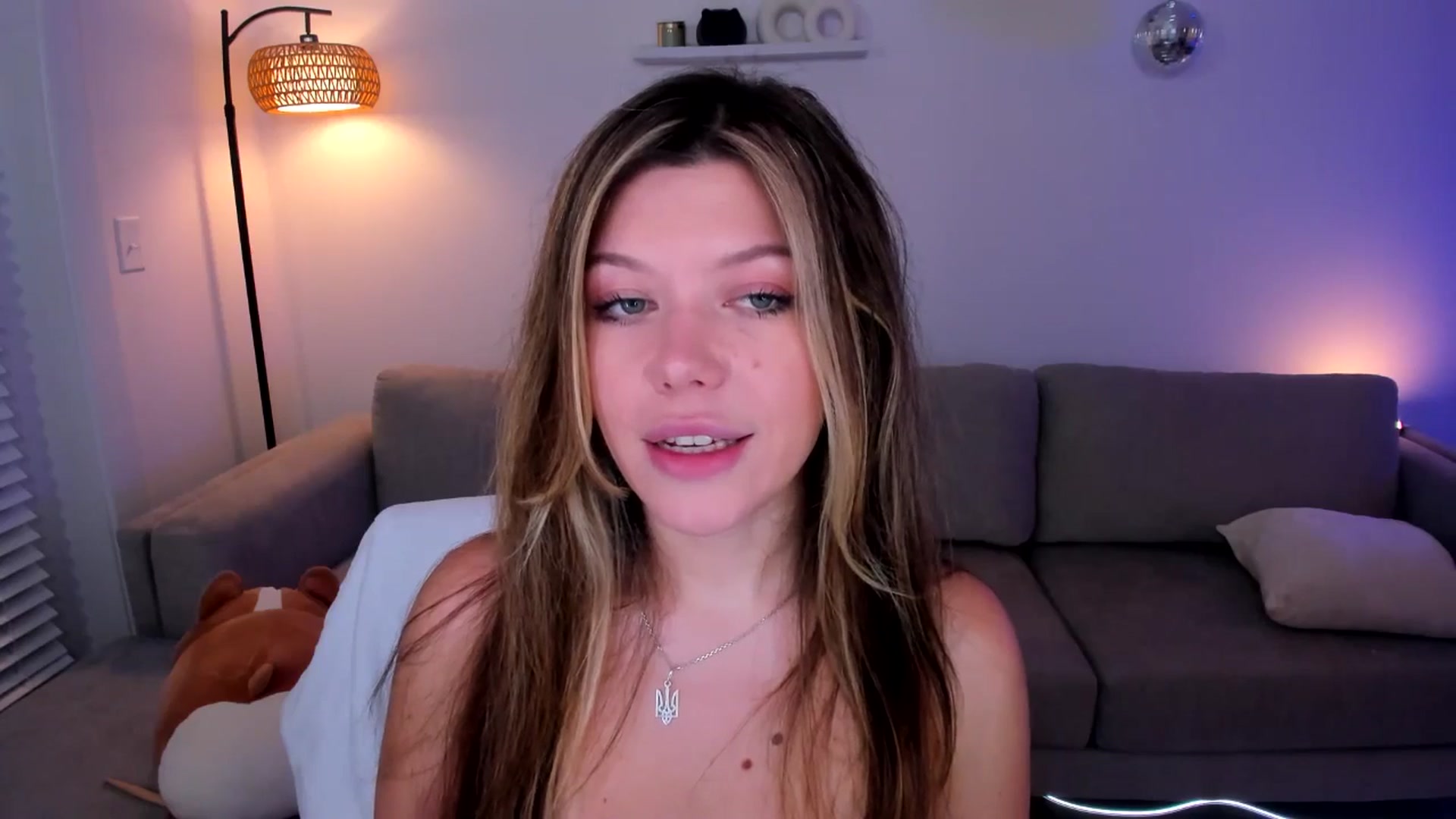 Gallery image thumbnail from Just_Vi's myfreecams stream on, 05/17/2025, 09:44 image 16 of 20