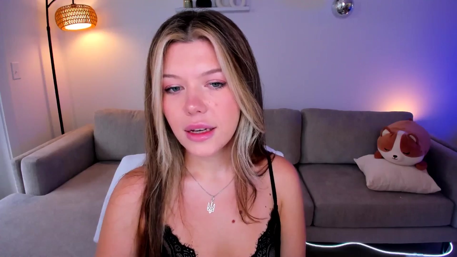 Gallery image thumbnail from Just_Vi's myfreecams stream on, 05/18/2025, 02:13 image 8 of 20