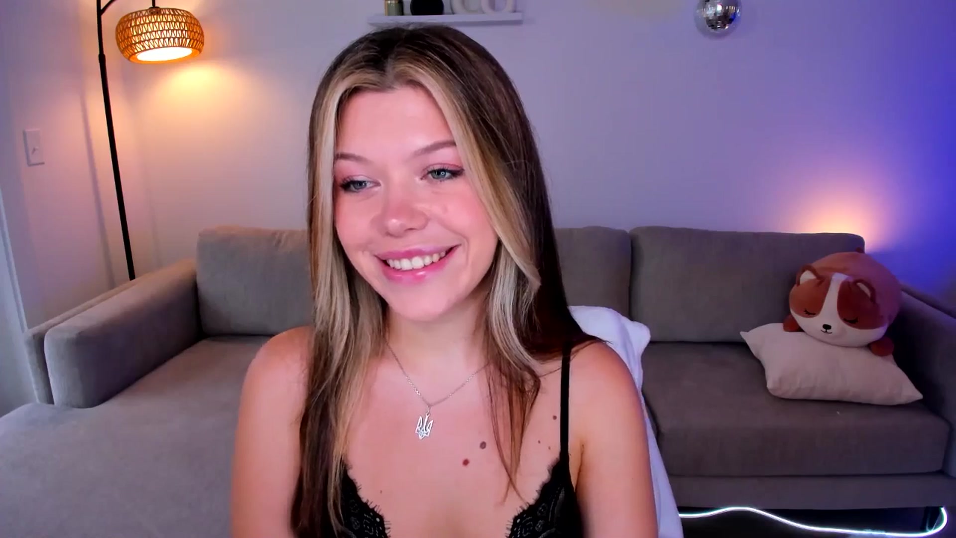 Gallery image thumbnail from Just_Vi's myfreecams stream on, 05/18/2025, 02:13 image 9 of 20