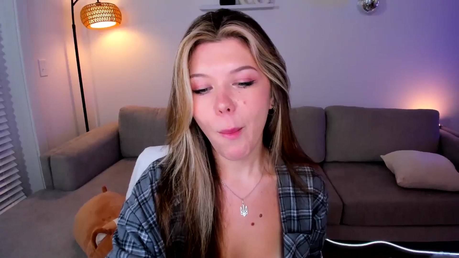 Gallery image thumbnail from Just_Vi's myfreecams stream on, 05/18/2025, 08:54 image 15 of 20