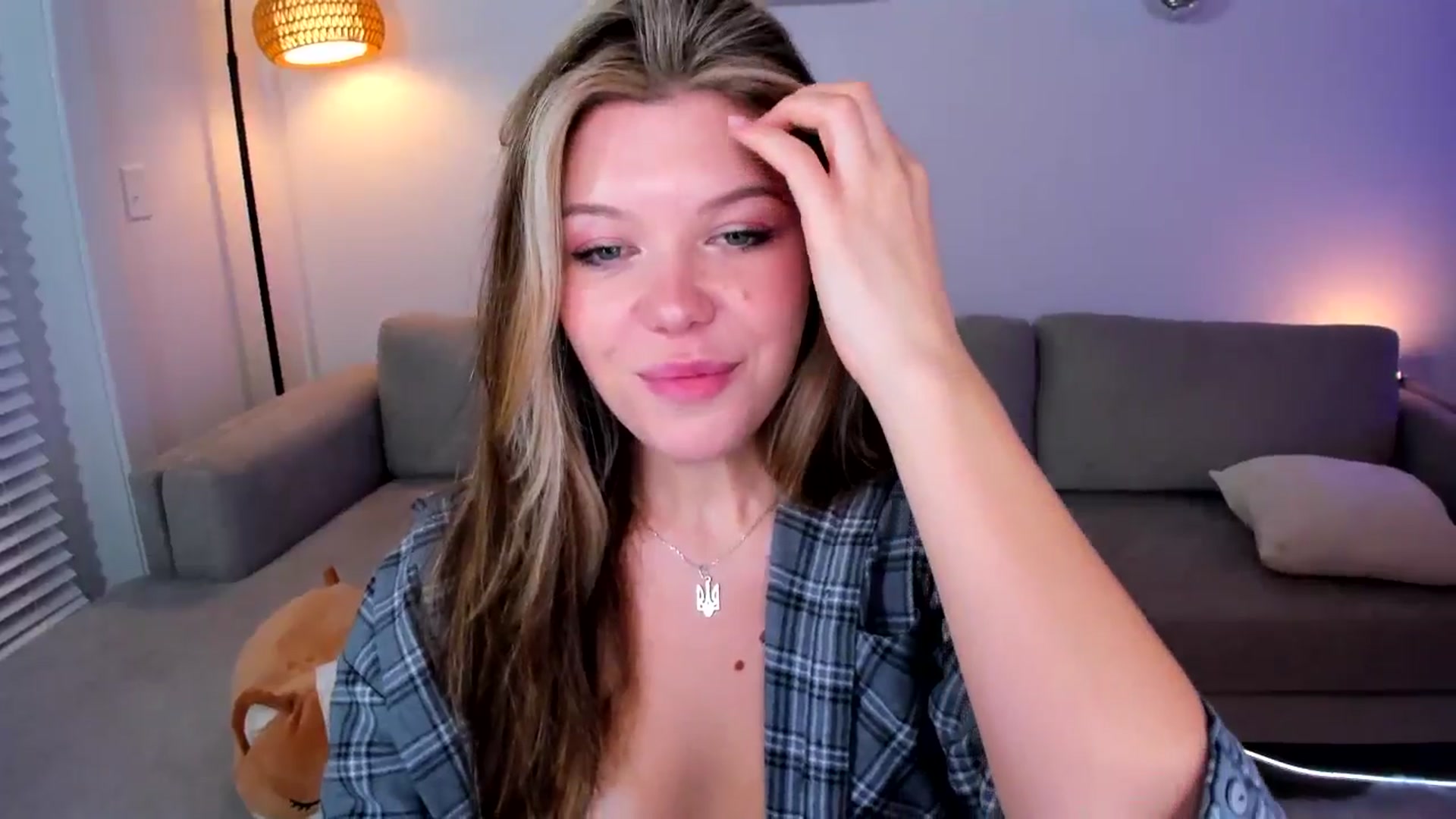 Gallery image thumbnail from Just_Vi's myfreecams stream on, 05/18/2025, 08:54 image 17 of 20
