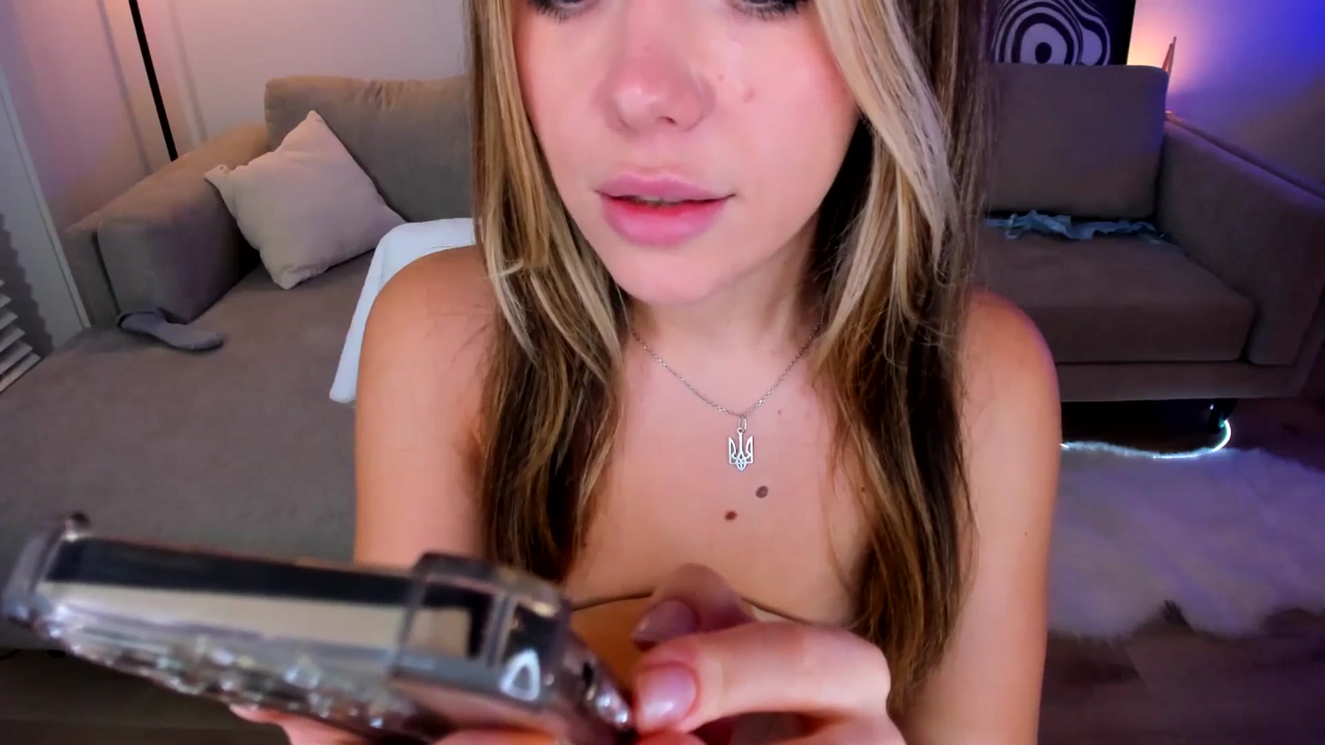 Gallery image thumbnail from Just_Vi's myfreecams stream on, 05/21/2025, 07:35 image 16 of 20