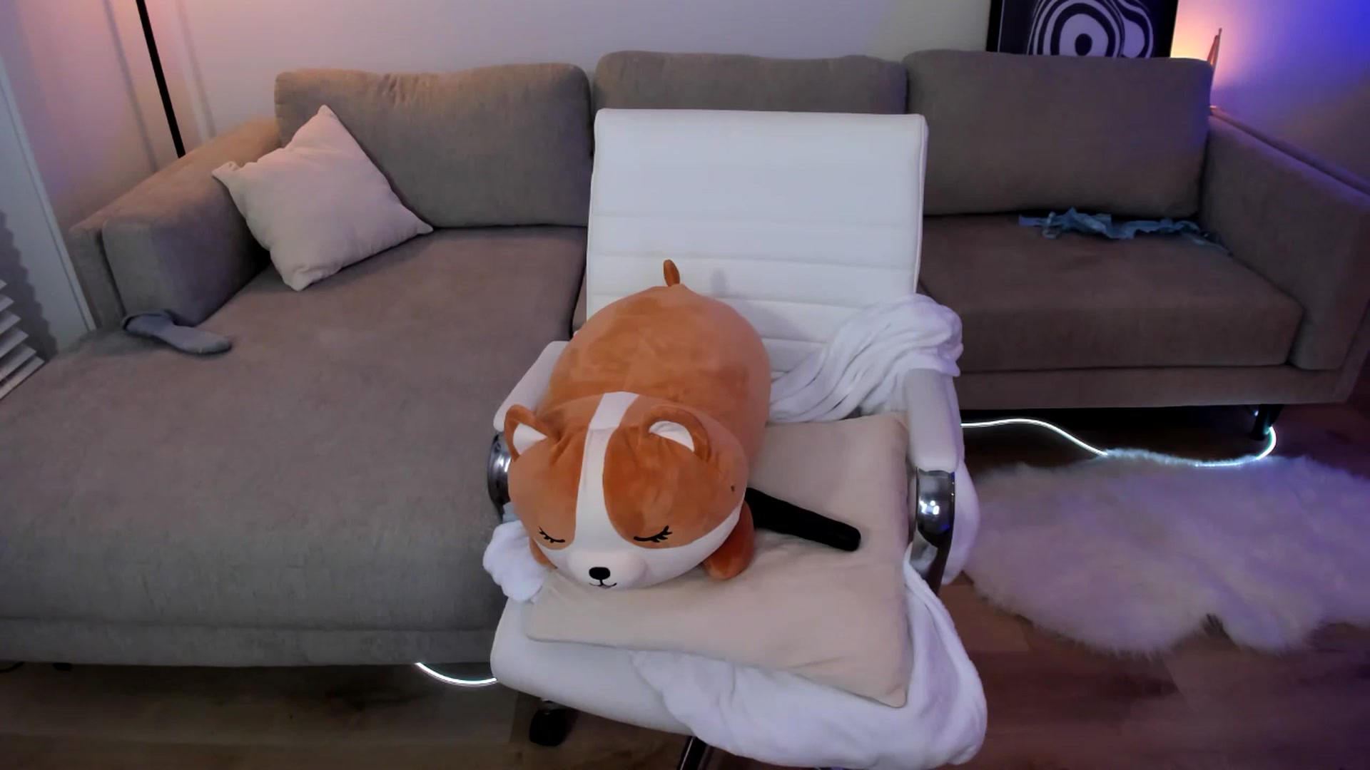 Gallery image thumbnail from Just_Vi's myfreecams stream on, 05/21/2025, 07:35 image 5 of 20